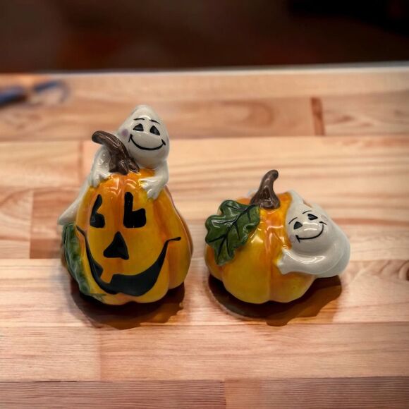 Blue Sky Clayworks Peek-A-Boo Salt & Pepper Set - Picture 2 of 3